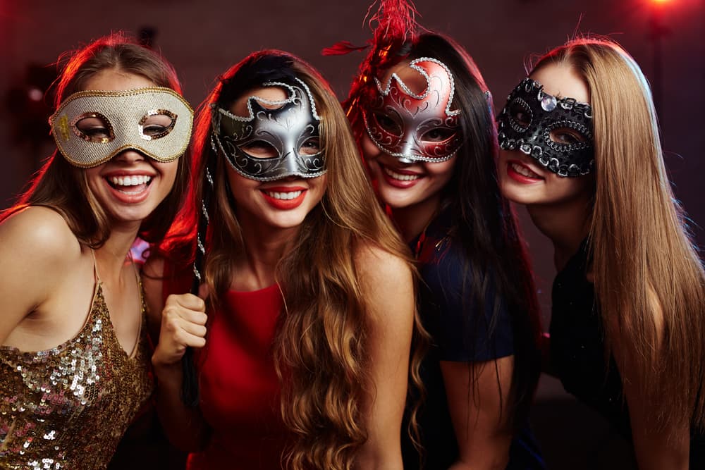 4 girls in masks